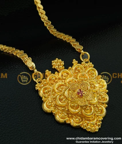 Chain locket sales design gold